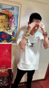 ​杨子与黄圣依的综艺反转：商业关系与直播风波全揭秘
