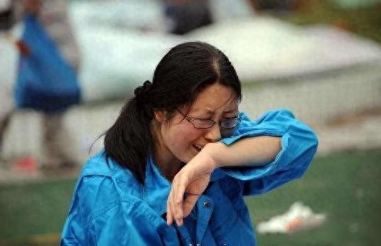 直击8年前汶川地震感人画面：每一张都催人泪下！