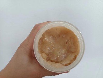 ​蜂蜜结晶是什么样的？蜂蜜结晶有颗粒是掺白糖了吗？