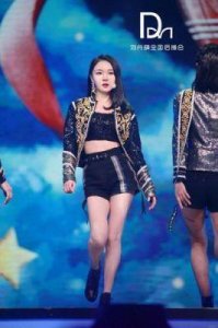 ​探索刘丹萌：新晋女歌手的音乐之旅与个人演唱会