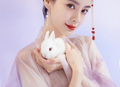 ​男子不愿参加工作，吃饭都需要岳父端到床头，妻子含泪跟他提离婚