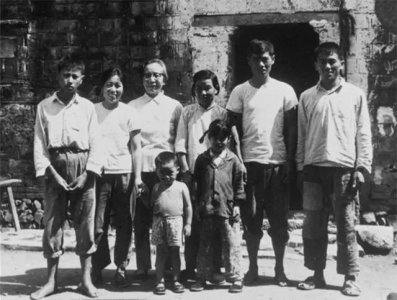 ​曾山，当过上海副市长，一家满门忠烈仅剩他一人，但子女都成才