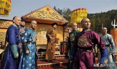 ​康熙的大阿哥，用巫术害兄弟被圈禁26年，却无聊生了20个孩子