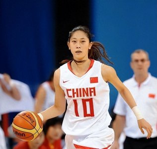 ​女篮第一美女隋菲菲：曾和王治郅传绯闻，如今44岁仍旧单身
