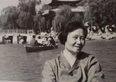 ​谢飞：走完长征的女红军之一，刘少奇第三任妻子，后成为法学专家