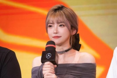 ​原来周淑怡被偷拍，男友确实是Pgone，被批评拿不到张大学毕业证