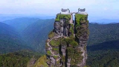 ​珠宝山海经 之梵净山紫袍玉