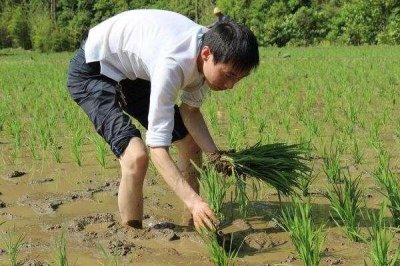 ​裤脚到底怎么卷，第三招你必须会
