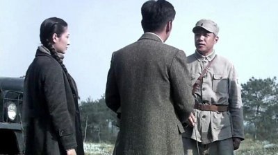 ​谍战剧《风筝》12集：江心被老常开枪杀死 郑曜先取到情报回山城
