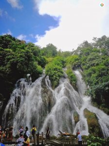 ​看大自然的鬼斧神工，贵州大七孔和小七孔，堪称原始奇景