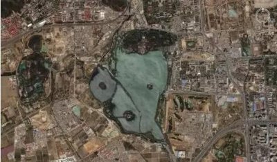 ​北京古城在遥感下显现奇观，两龙围城，一巨人镇守此地