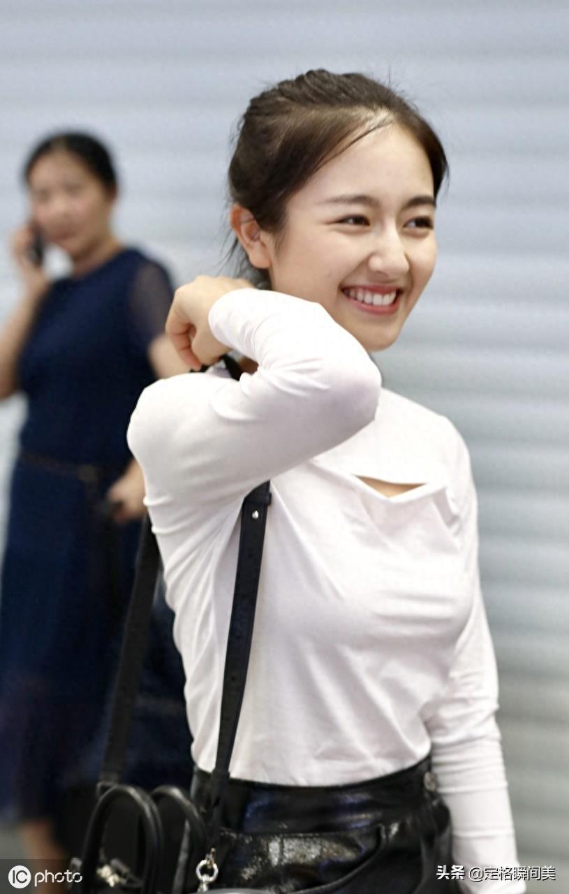 20岁李兰迪长相甜美，如今已出道10年，还是一位学霸级演员