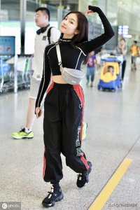 ​20岁李兰迪长相甜美，如今已出道10年，还是一位学霸级演员