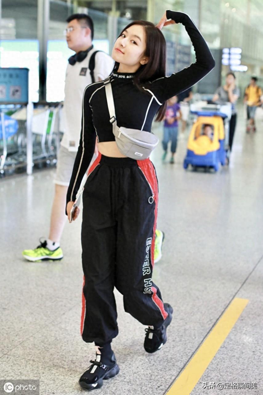 20岁李兰迪长相甜美，如今已出道10年，还是一位学霸级演员