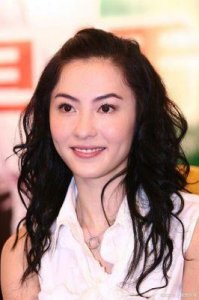 ​张柏芝的近况揭秘：从女神到中年妇女的形象转变