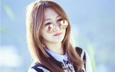 ​郑爽常被黑是性格问题还是因为死忠粉帮倒忙？