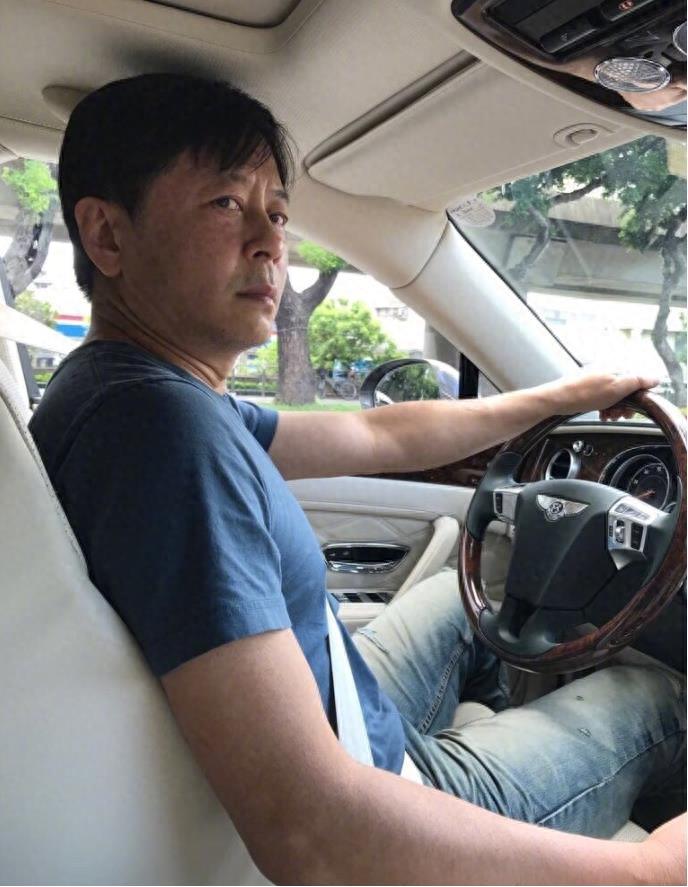 王杰真的一无所有了，妻离子散初恋亡，儿子陌生不像自己