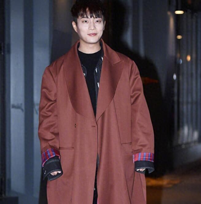 韩剧《电台罗曼史》今晚将大结局。主演尹斗俊、金所炫出席终放宴
