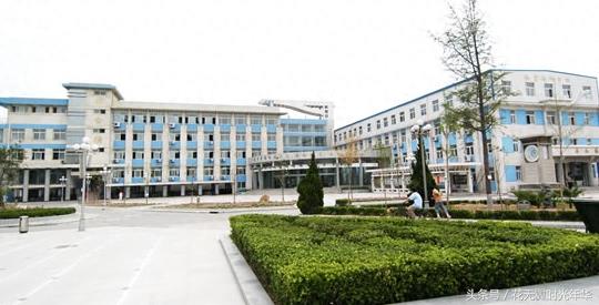 河南省开封高级中学，百年校史真的丰富，几度合并终成开高