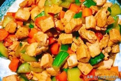 ​鸡胸肉和这几个菜一起炒，营养丰富，味道鲜美，大人小孩都爱吃