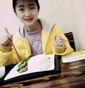​和李宏毅同期的“神仙妹妹”梁小友，越变越网红！农村孩子怎么了