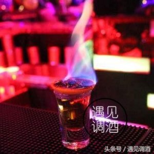 ​鸡尾酒燃情百加得，无酒不青春