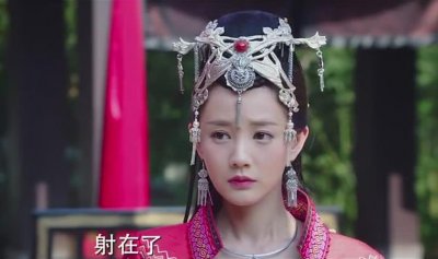 ​晚媚出任务5套特殊服装造型：苗疆女vs青楼女、侠女风vs贵妇风