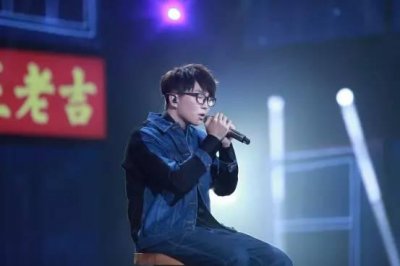​“一杯敬自由一杯敬死亡” 95后原创歌词唱跪薛之谦